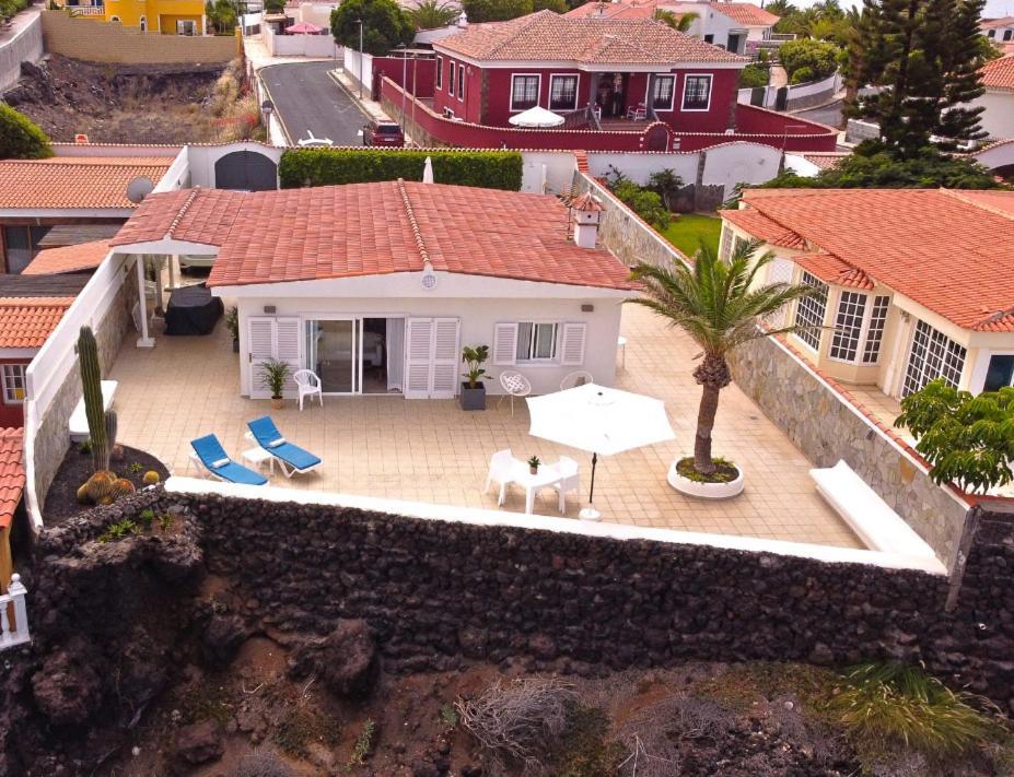 Beachfront Villa And Pool Puerto de Santiago  Exterior photo